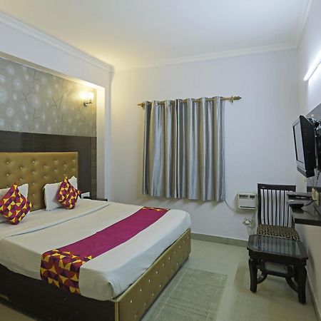 Airport Samara Inn New Delhi Extérieur photo