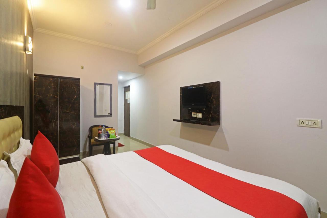 Airport Samara Inn New Delhi Extérieur photo