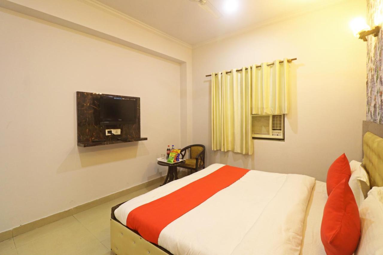 Airport Samara Inn New Delhi Extérieur photo