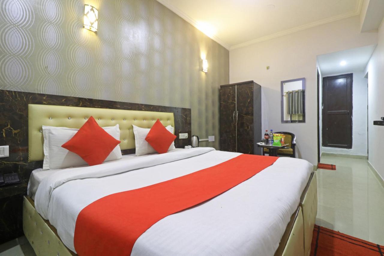 Airport Samara Inn New Delhi Extérieur photo
